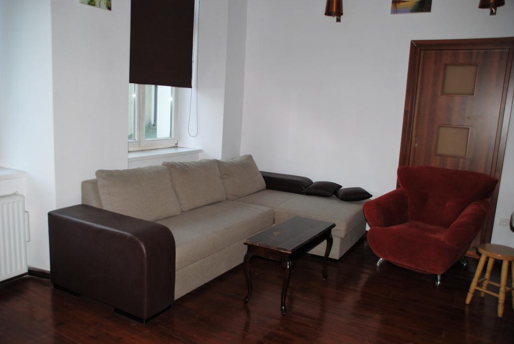 Apartment K22 *